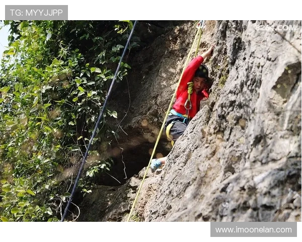 杭州攀岩队与南京攀岩队技术对比赛后复盘分析与启示
