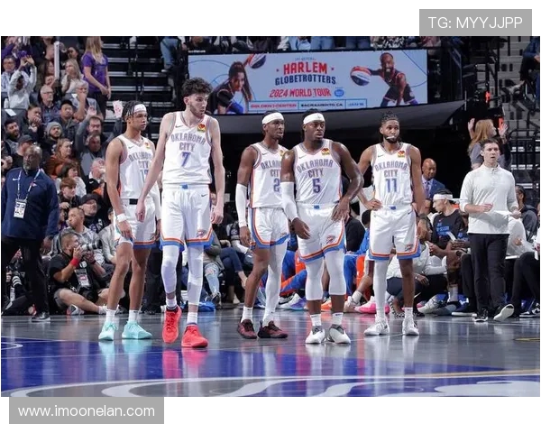 勇士与森林狼季前赛精彩对决展现新赛季球队实力与战术布局 勇士与森林狼季前赛精彩对决展现新赛季球队实力与战术布局